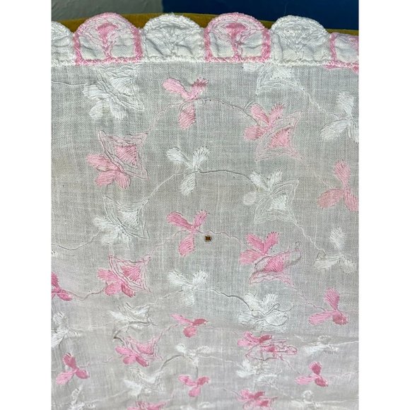 VINTAGE TABLE RUNNER Pink White Embroidered - Scalloped Edge - 38" x 12" -Floral - Picture 7 of 10